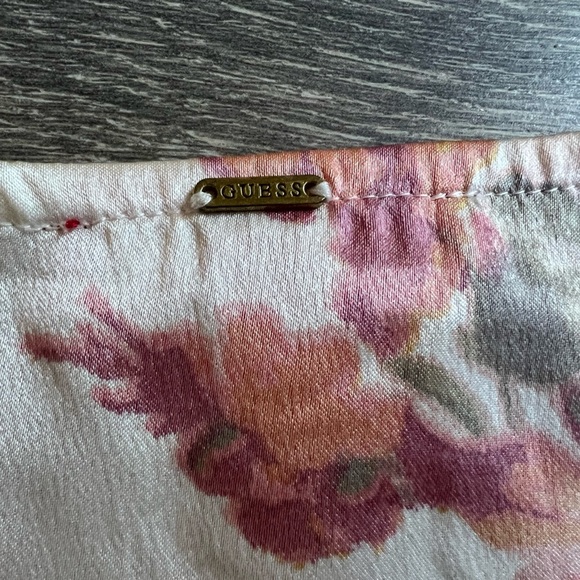 NWOT! Guess pink peach floral flutter sleeve smocked waist coquette top. Size XL - Picture 7 of 15